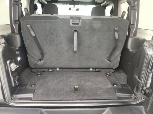 Used 2025 Jeep Wrangler Sport image 27