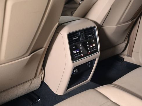 Certified 2023 Porsche Cayenne Platinum Edition AWD/4WD image 20