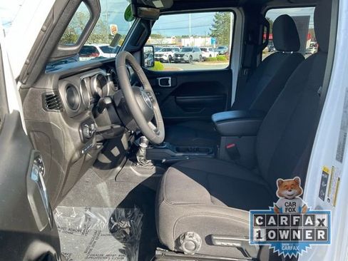Used 2023 Jeep Wrangler Unlimited w/ Sun & Screen Package AWD/4WD image 11