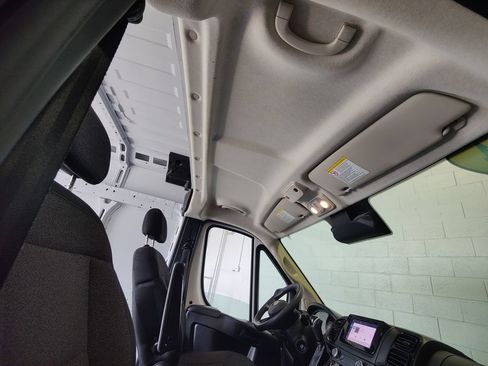 Used 2024 RAM ProMaster 2500 w/ Convenience Group FWD image 14