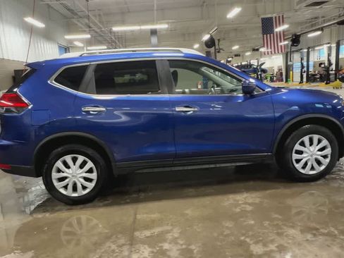 Used 2017 Nissan Rogue S w/ S Appearance Package image 9
