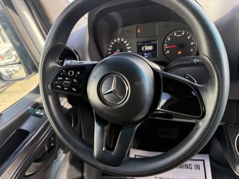 Used 2021 Mercedes-Benz Sprinter 2500 image 17
