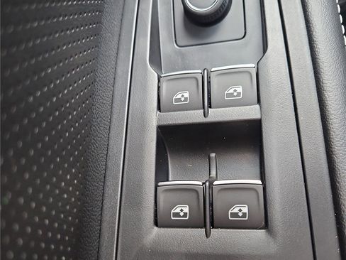 New 2026 Volkswagen Atlas SE image 13