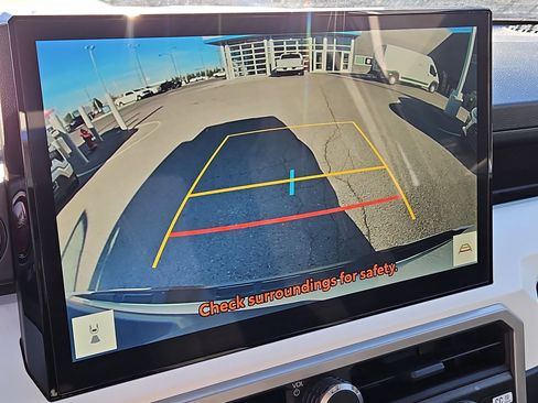 Used 2024 Toyota Tacoma TRD Off-Road image 23