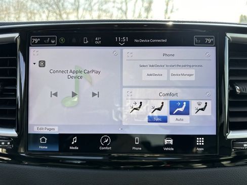 Used 2024 Chrysler Pacifica Touring-L image 23