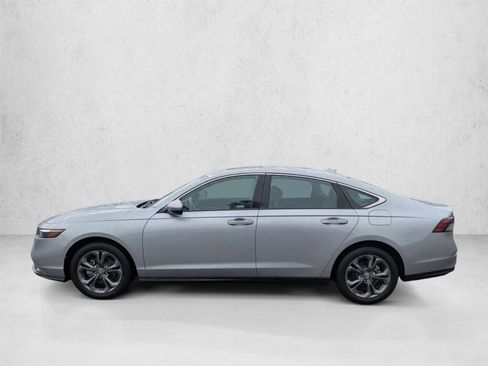 Used 2023 Honda Accord EX image 9