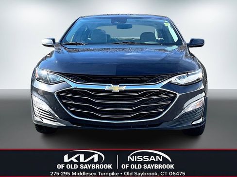 Used 2023 Chevrolet Malibu LT image 2