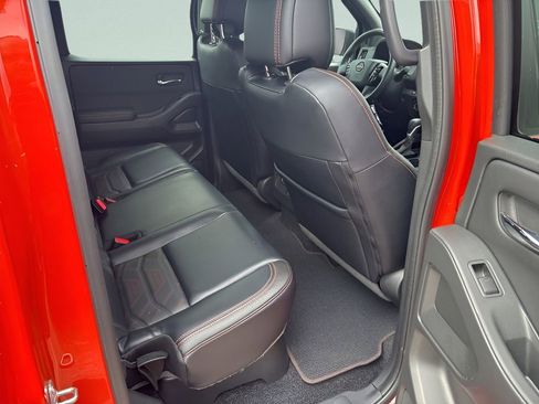 Certified 2025 Nissan Frontier PRO-4X w/ Pro Premium Package AWD/4WD image 10