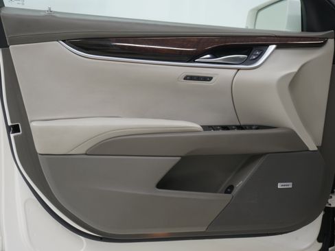 Used 2013 Cadillac XTS Platinum image 15