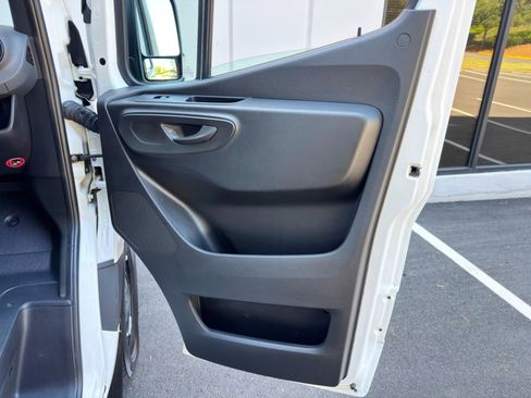 Used 2023 Mercedes-Benz Sprinter 2500 image 29