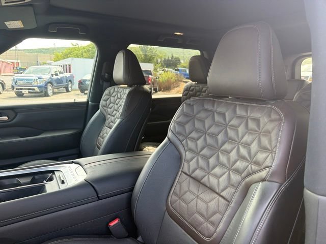 Used 2025 Nissan Armada Platinum AWD/4WD image 12