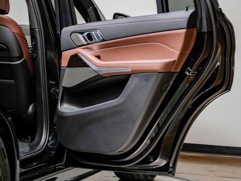 Used 2024 BMW X7 xDrive40i w/ M Sport Package image 51