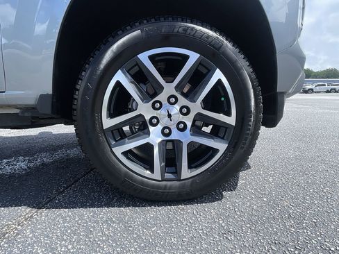 Used 2023 Chevrolet Colorado Z71 w/ Z71 Convenience Package 2 image 11