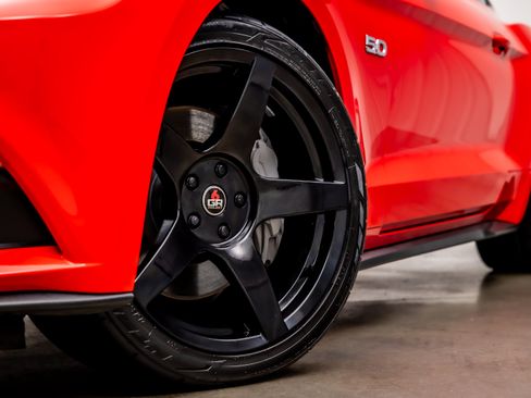 Used 2017 Ford Mustang GT Premium RWD image 23