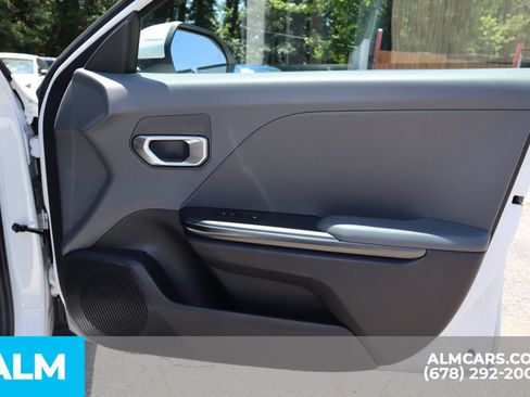Used 2025 Kia K4 FWD image 28