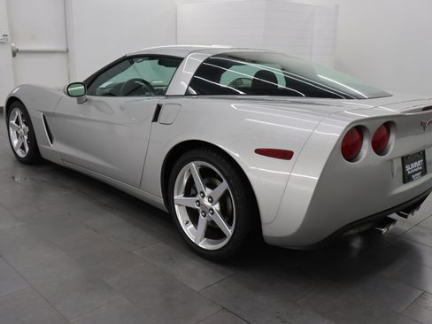 Used 2005 Chevrolet Corvette Coupe w/ Preferred Equipment Group RWD image 5