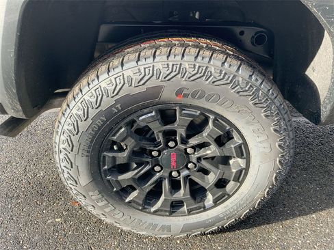 New 2026 GMC Canyon Elevation w/ Convenience Package image 31