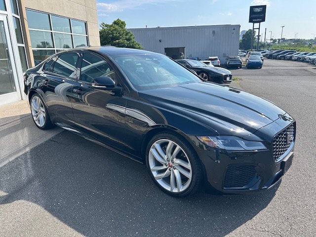 Certified 2022 Jaguar XF R-Dynamic SE AWD/4WD image 8