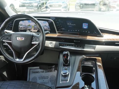 Used 2024 Cadillac Escalade ESV Premium Luxury Platinum image 15