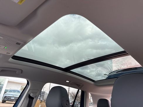 New 2026 Volkswagen Tiguan SE image 23