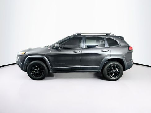 Used 2016 Jeep Cherokee Trailhawk w/ Cold Weather Group AWD/4WD image 4