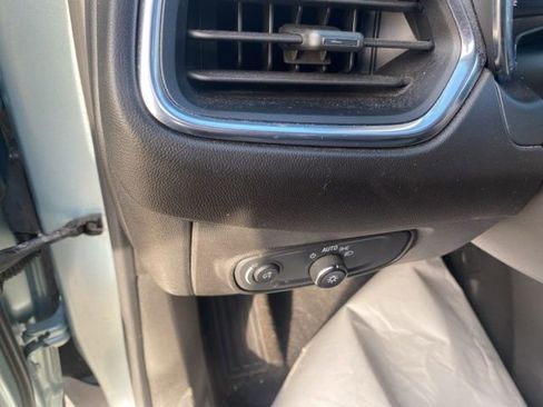 Used 2022 Chevrolet Equinox LT image 17