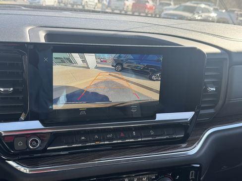 Used 2024 Chevrolet Silverado 1500 LT image 18