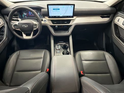 Certified 2025 Ford Explorer Active w/ Active Comfort Package AWD/4WD image 16