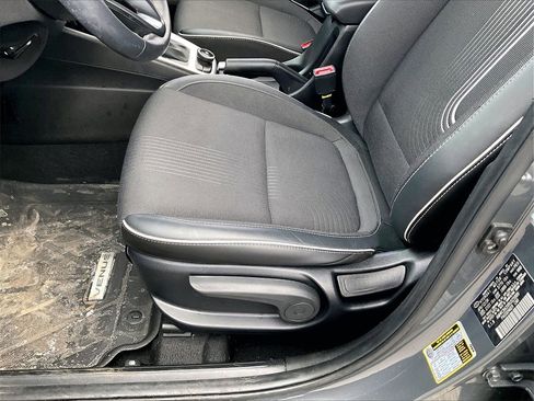 Used 2024 Hyundai Venue Limited image 32