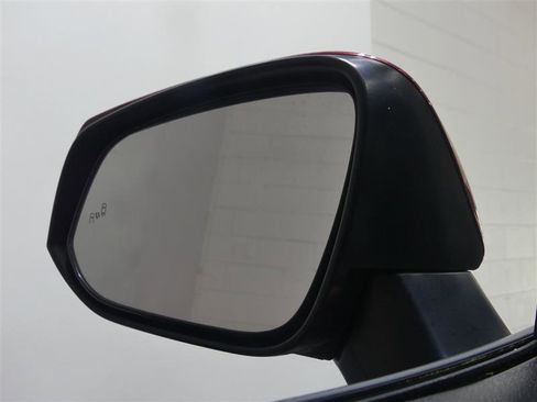 Used 2021 Toyota RAV4 XLE AWD/4WD image 14