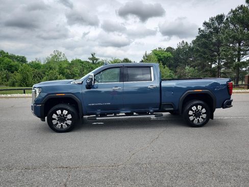 Certified 2024 GMC Sierra 2500 Denali w/ Denali Reserve Package image 2