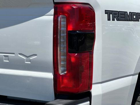 Used 2024 Ford F250 Lariat w/ Lariat Ultimate Package AWD/4WD image 26