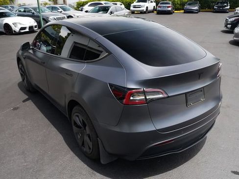 Used 2022 Tesla Model Y Long Range AWD/4WD image 8