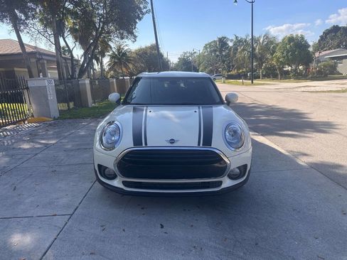 Used 2019 MINI Cooper Clubman image 2