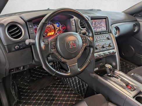 Used 2009 Nissan GT-R Premium image 9
