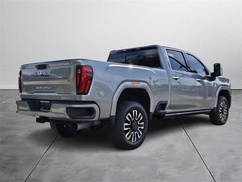 Used 2024 GMC Sierra 3500 Denali Ultimate image 4