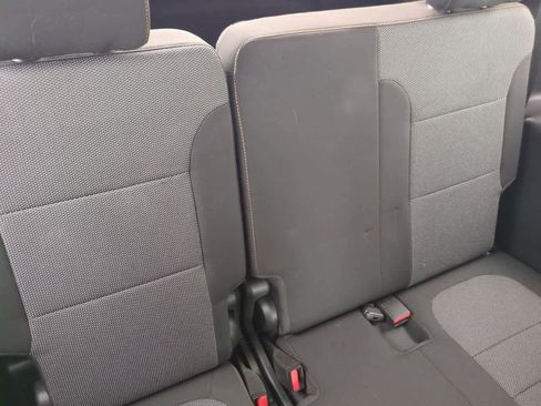 Used 2020 Chevrolet Traverse LT image 21