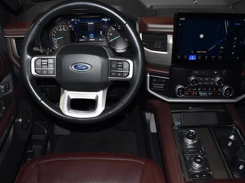 Used 2024 Ford Expedition Limited image 16