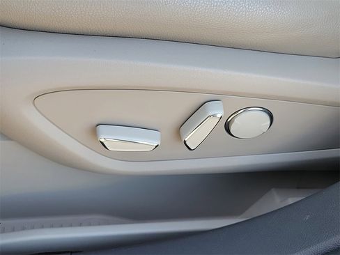 Certified 2022 Lincoln Nautilus Standard image 25