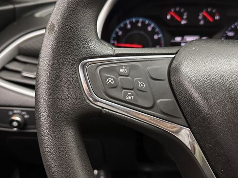 Used 2018 Chevrolet Malibu LS image 17