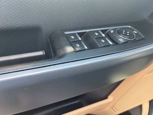 Used 2023 Ford F150 XLT image 12