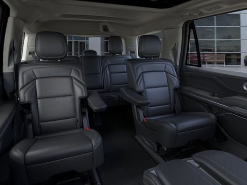 New 2025 Lincoln Navigator Reserve image 11