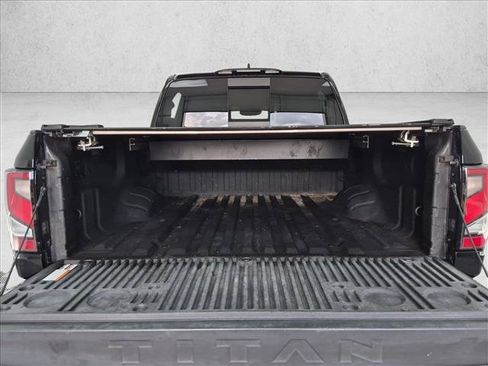 Used 2022 Nissan Titan PRO-4X w/ Pro-4x Convenience Package AWD/4WD image 6