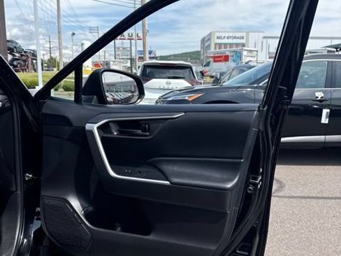 Used 2023 Toyota RAV4 LE AWD/4WD image 14