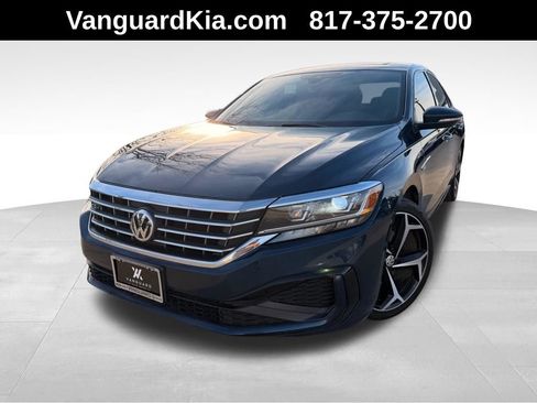 Used 2022 Volkswagen Passat 2.0T R-Line image 1