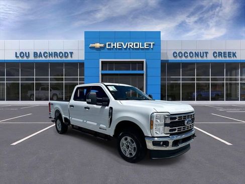 Used 2025 Ford F250 XLT AWD/4WD image 2