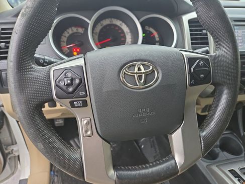 Used 2015 Toyota Tacoma 2WD Access Cab image 15