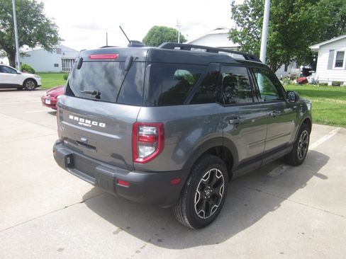 Used 2025 Ford Bronco Sport Outer Banks AWD/4WD image 6