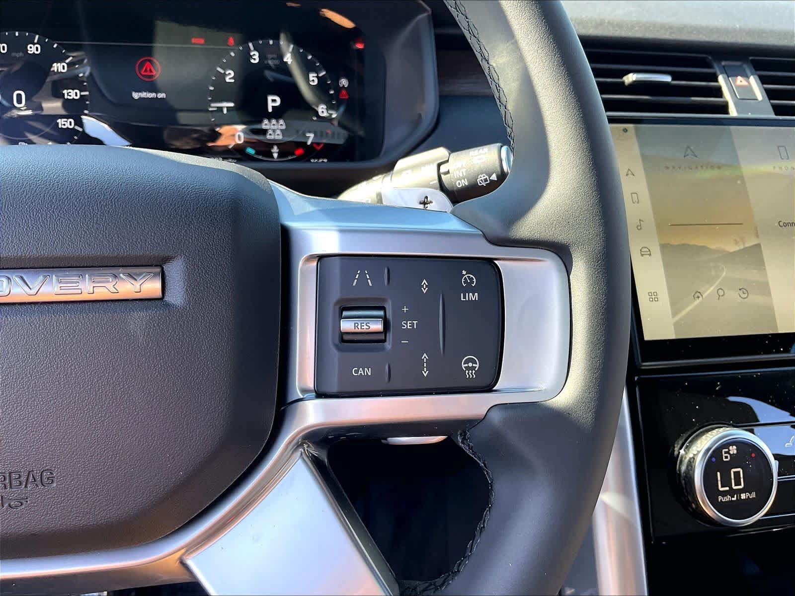 New 2026 Land Rover Discovery Dynamic SE AWD/4WD image 18