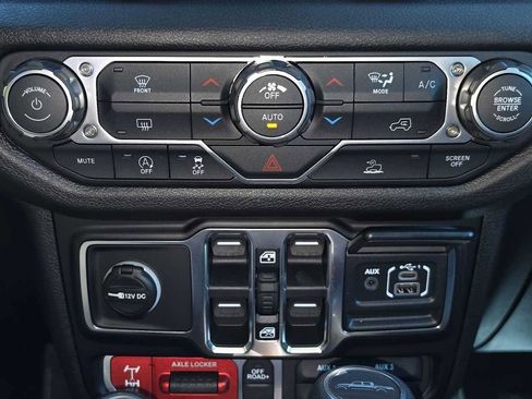 New 2026 Jeep Gladiator Sport AWD/4WD image 8